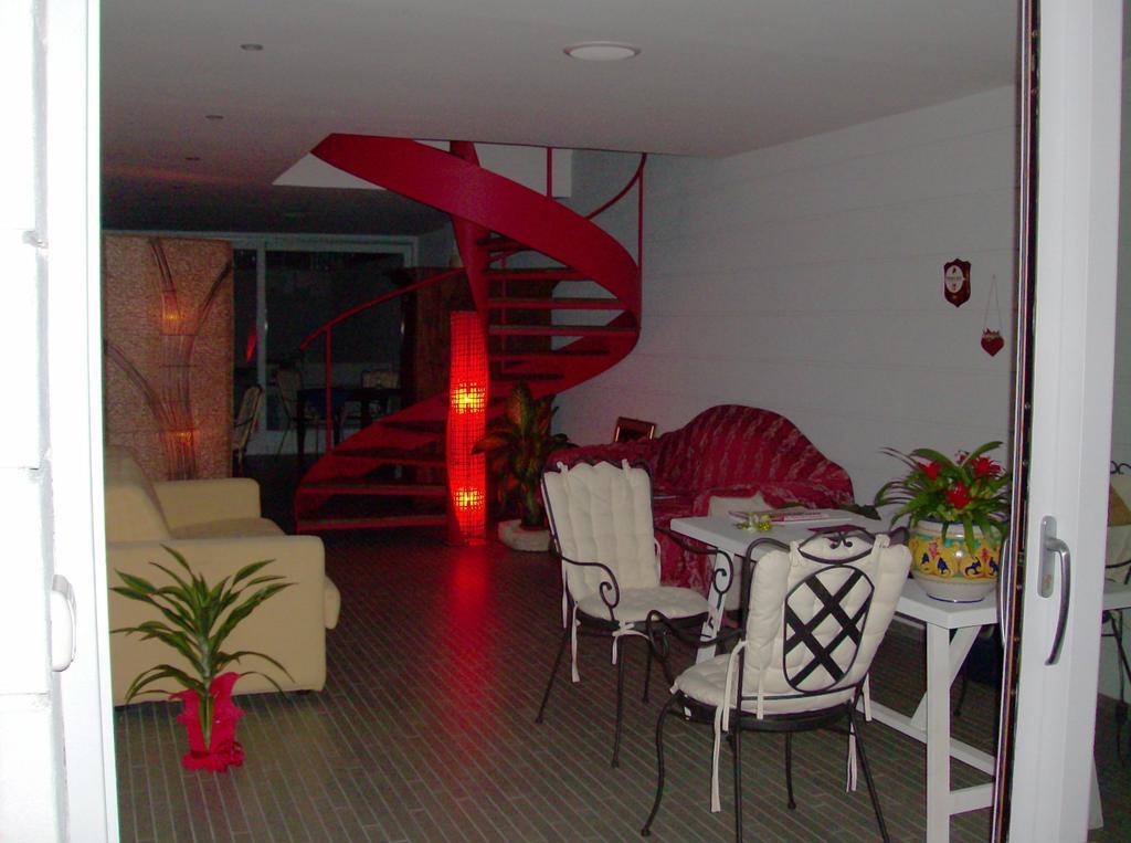 Casa Del Vento Bed & Breakfast Roccalumera Bagian luar foto