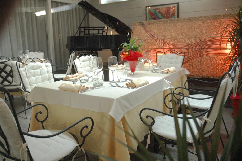 Casa Del Vento Bed & Breakfast Roccalumera Bagian luar foto
