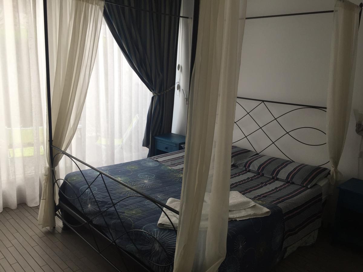 Casa Del Vento Bed & Breakfast Roccalumera Bagian luar foto