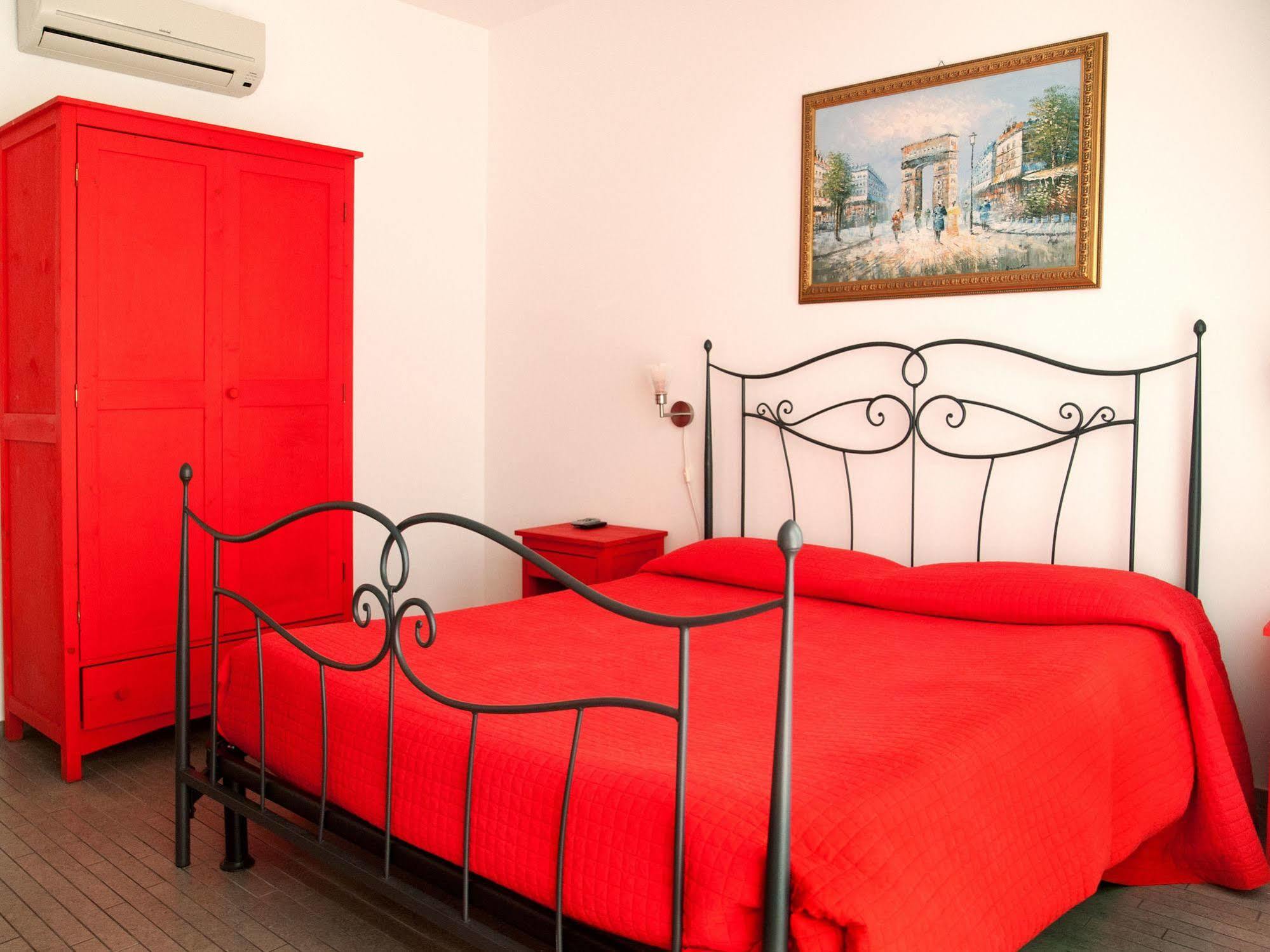 Casa Del Vento Bed & Breakfast Roccalumera Bagian luar foto