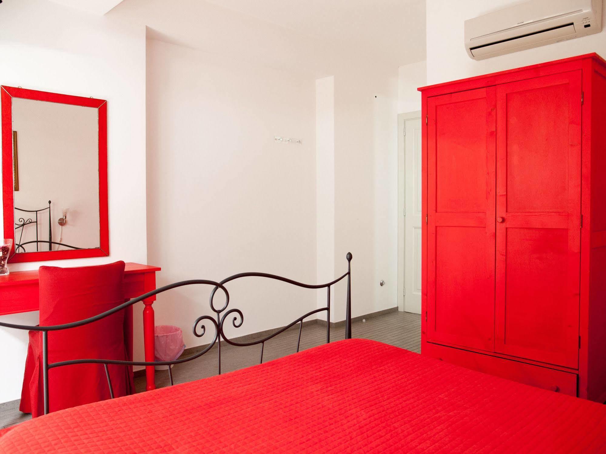 Casa Del Vento Bed & Breakfast Roccalumera Bagian luar foto